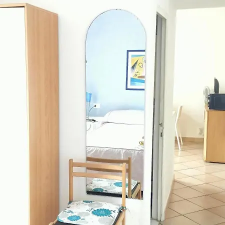 Lägenhet Piccolo Bilocale Immerso Nel *