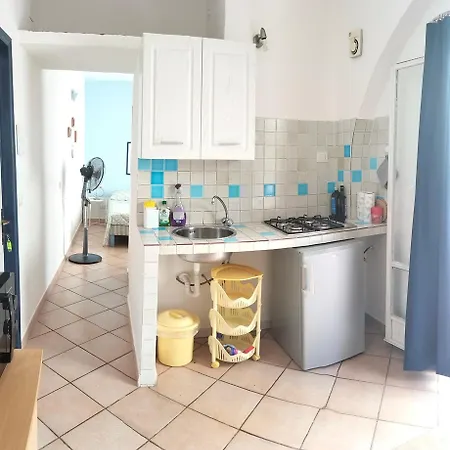 Piccolo Bilocale Immerso Nel Lägenhet *